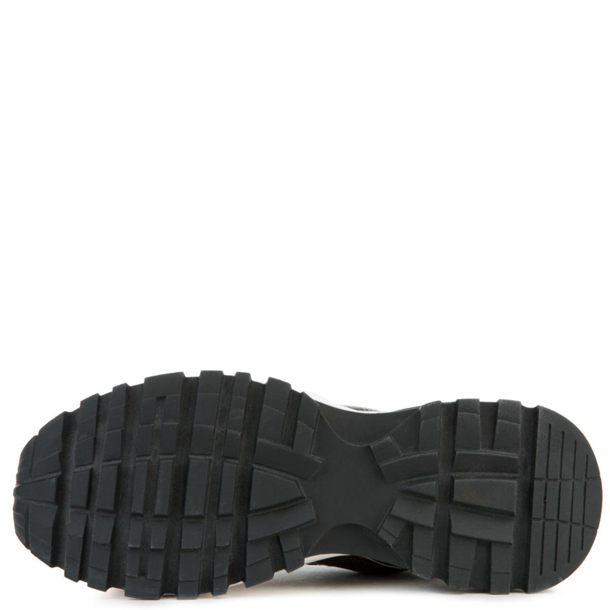 Y.R.U. BLAZ3 Red Sneaker