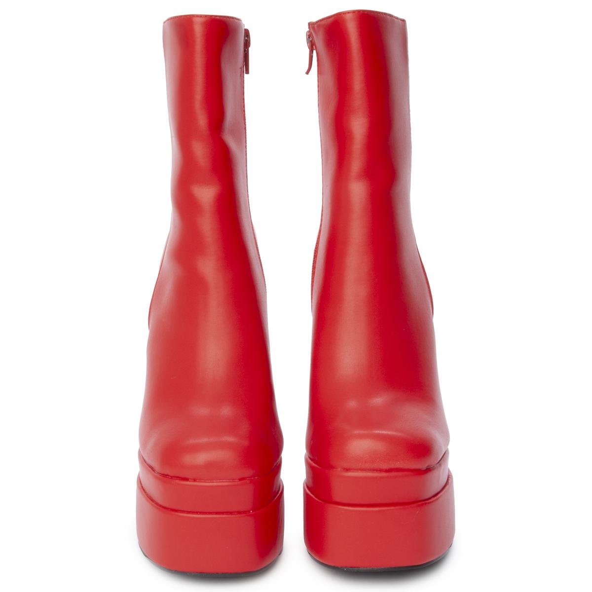 Ari-3 Platform Heel Boot