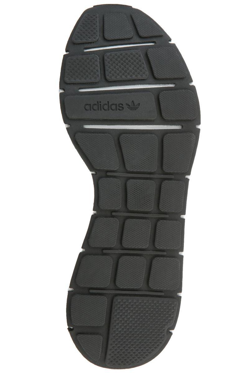 The Swift Run Pk in Black and Grey