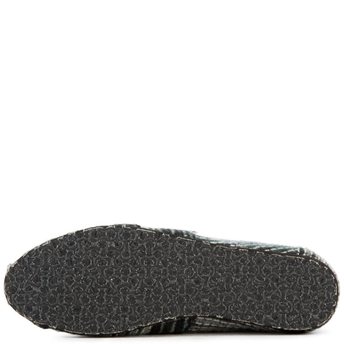 Classic in Black Stripe Wool